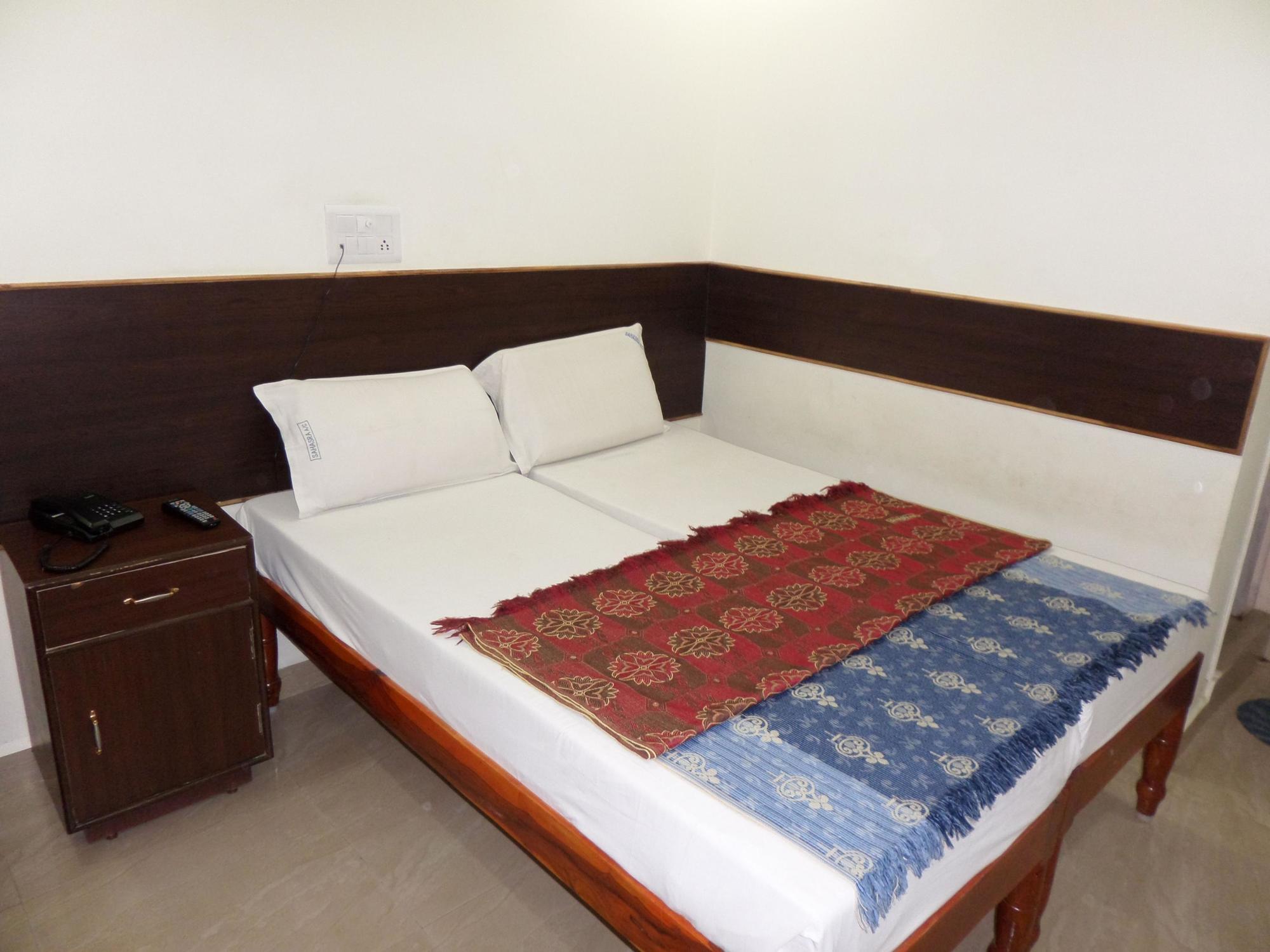 Hotel Sahasra Residency Tirupati Zewnętrze zdjęcie